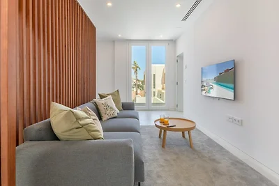 Modern Villa with Private Pool & Rooftop...