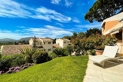 Wohnvilla mit Pool in Mandelieu