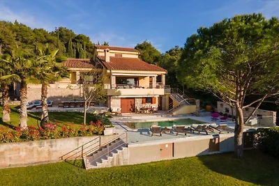 Villa Barotul con piscina