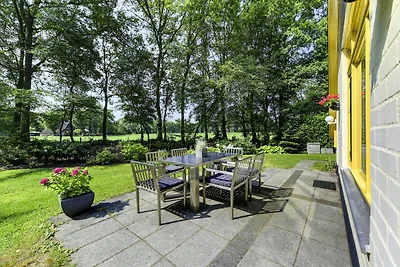 Sfeervol vakantiehuis met grote tuin