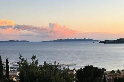 Villa in Le Lavandou mit Meerblick Pool