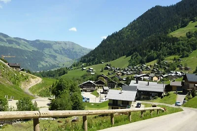 Ferienwohnung in Areches in der Nähe von Gran...