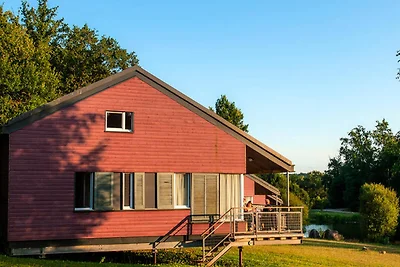 Chalet in Nontron met verwarmd zwembad