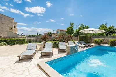 Villa in Privlaka mit Schwimmbecken