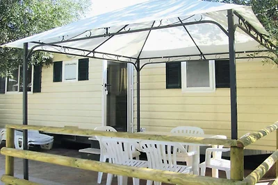 Casa mobile presso il campeggio Toscolano a T...