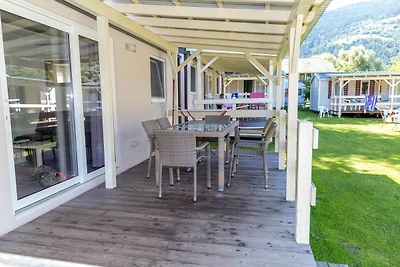 Modernes Mobilheim in Bodensdorf mit Veranda