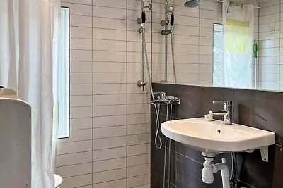 Friedliches Inselhaus in Meeresnähe