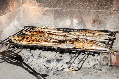 One Bedroom Apartment with Terrace and Sea Vi...