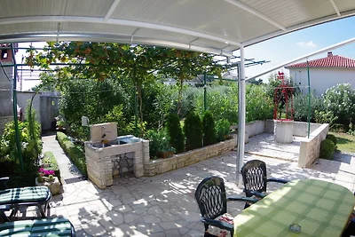 Casa vacanze d'epoca a Rakalj con giardino
