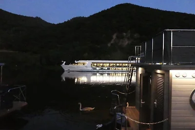 Hausboot in Pölich mit Schwimmbecken