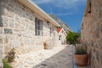 Villa in Podgora mit beheiztem Pool