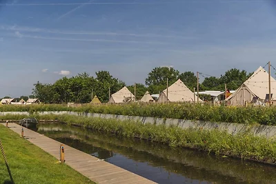 Zuna Bell Zelt in der Nähe des Flusses Regge