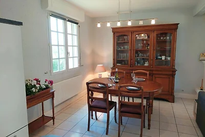 Bretonisches Ferienhaus in ruhiger Lage mit K...