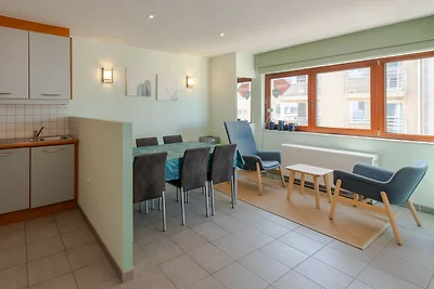 Appartement met terras en zijdelings zeezicht