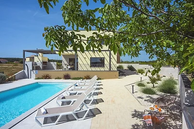 Villa in Pomer mit Schwimmbecken