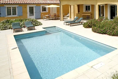 Moderne Villa mit eigenem Pool in Roquebrun