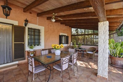 Cozy cottage with pool and air conditioning f...