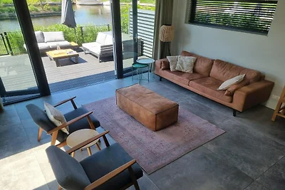 Wasservilla in Balk mit eigenem Steg