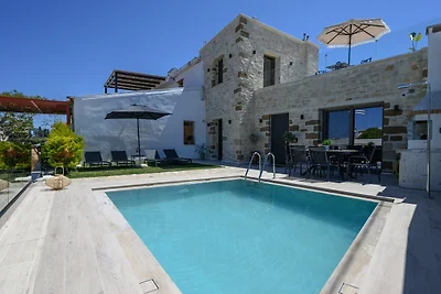 Accogliente villa con vista sul giardino