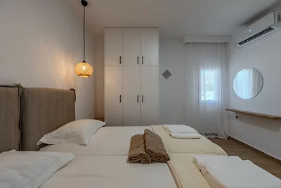 Villa in Damnoni nahe Sandstrand & Pool