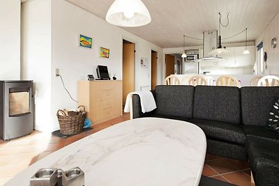 Ruhiges Ferienhaus in Harboøre mit Whirlpool