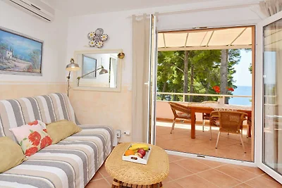 One Bedroom Apartment with Balcony and Sea Vi...