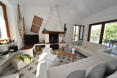 Scenografica casa vacanze con piscina