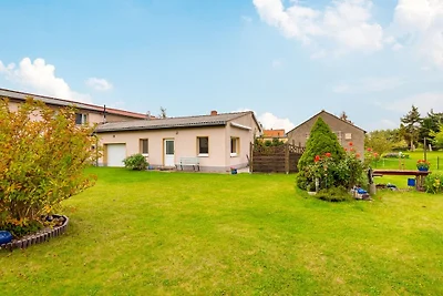 Accogliente bungalow a Pepelow vicino al mare