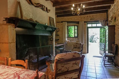 Erbliches Ferienhaus mit Gemeinschaftspool