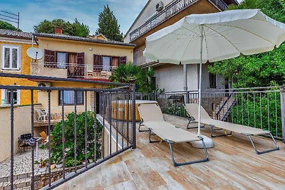 Geschmackvolles Ferienhaus in Grizane mit...