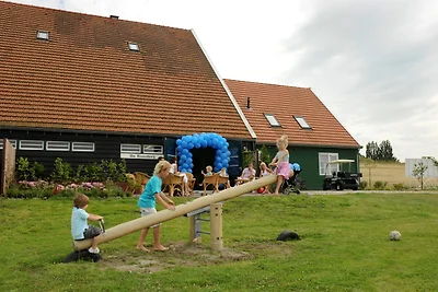 Villa am Wasser mit eigenem Steg