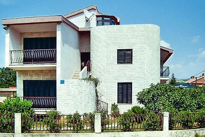 Wohnung in Jadranovo in der Nähe des Meeres