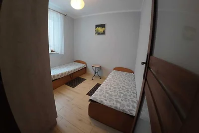 Zweistöckiges Ferienhaus mit privatem Garten