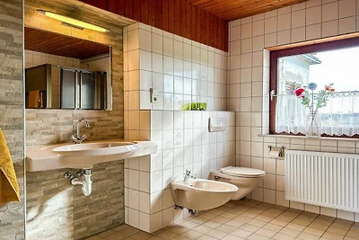 Grande casa con giardino privato a Medebach