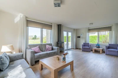 Charmante Villa in der Nähe von Meer und Wald