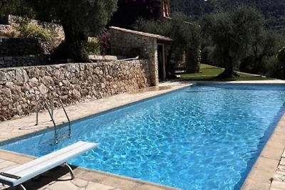 Villa in Cabris met Uitzicht & Jacuzzi