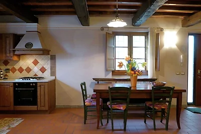 Ferienhaus in Montecarelli mit Swimmingpool