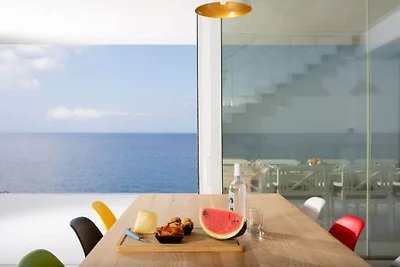 Kuro Beach House