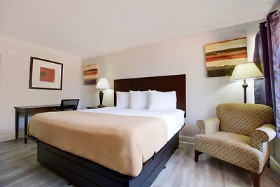 Kingsize-Bett | Rauchen | Danville, Virginia