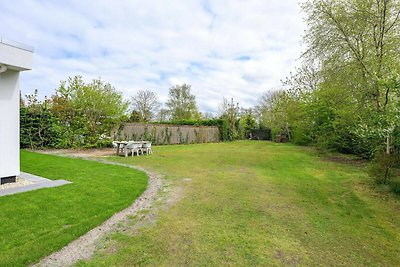 Stralende bungalow met tuin