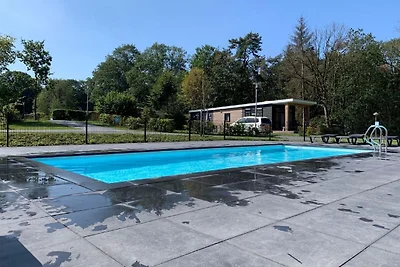 Modernes Chalet mit Naturschutzgebiet