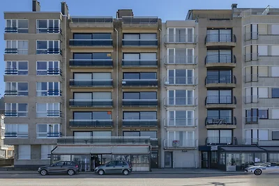 Angenehme Wohnung direkt am Meer mit Terrasse