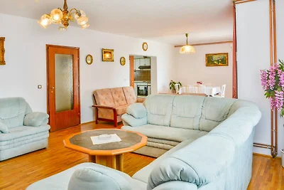 Schönes Ferienhaus mit Swimmingpool und...