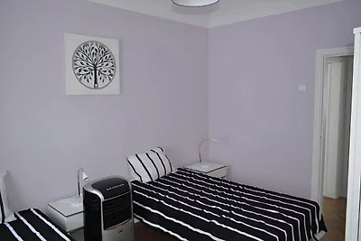 Wohnung in der Nähe des römischen Tempels