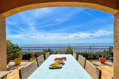 Familienvilla mit einzigartigem Meerblick