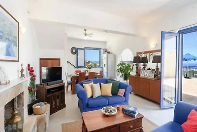 Villa met privézwembad en uitzicht op zee