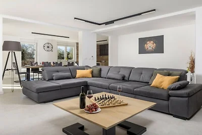 Luxuriöse Villa Posija mit privatem Pool