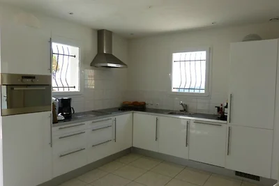Moderna villa con piscina privata a Camplong