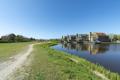 Prachtige villa aan het strand met zwembad