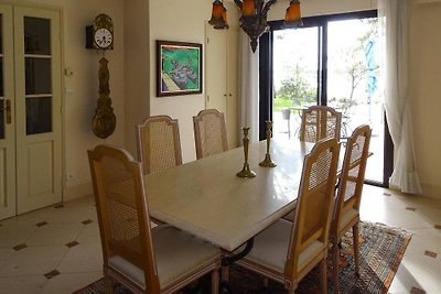 Villa mit Pool und Meerblick in Baden